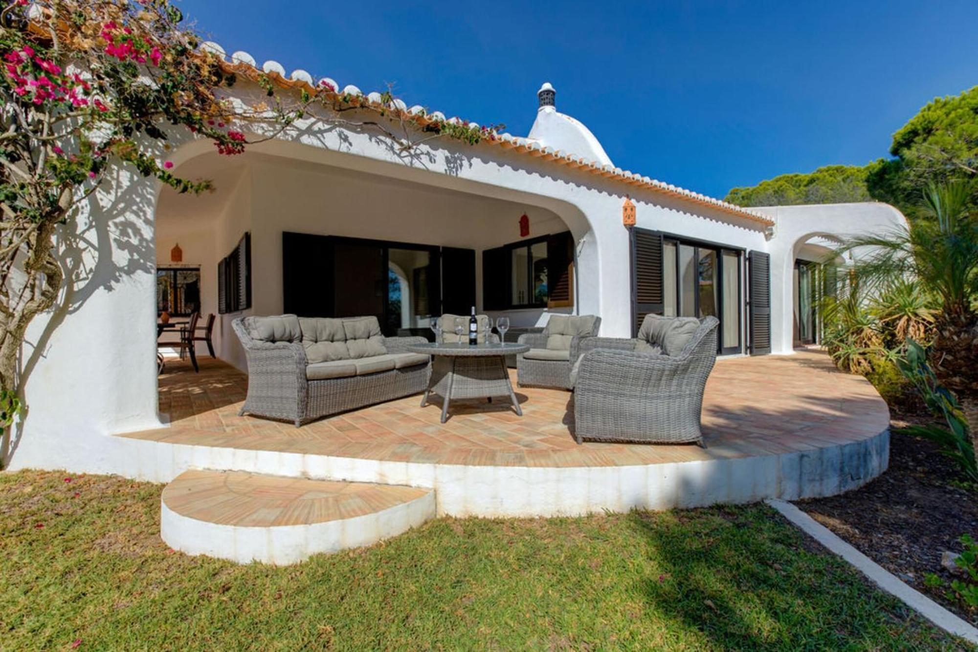 Villa Barlavento - Stunning 4-Bedroom Villa With Tennis Court Καρβοέιρο Εξωτερικό φωτογραφία